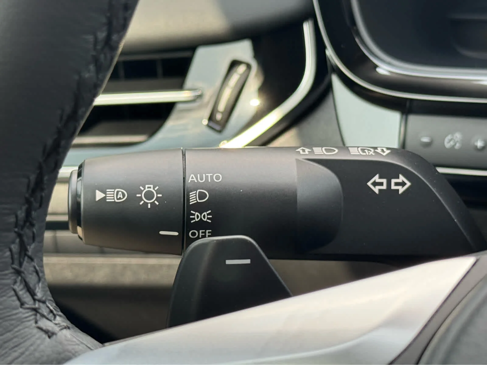 2027 INFINITI QX60 LUXE - Photo 16