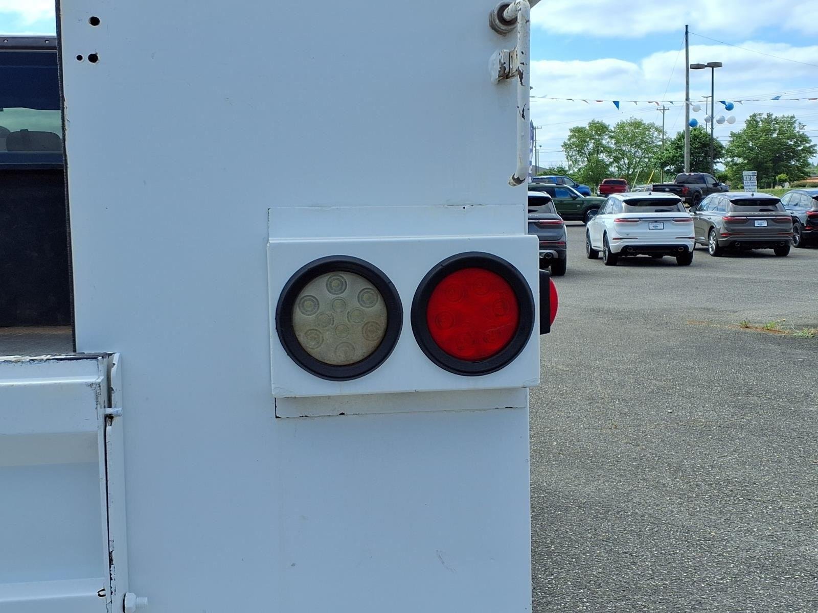 Used 2017  Ford XL image 16