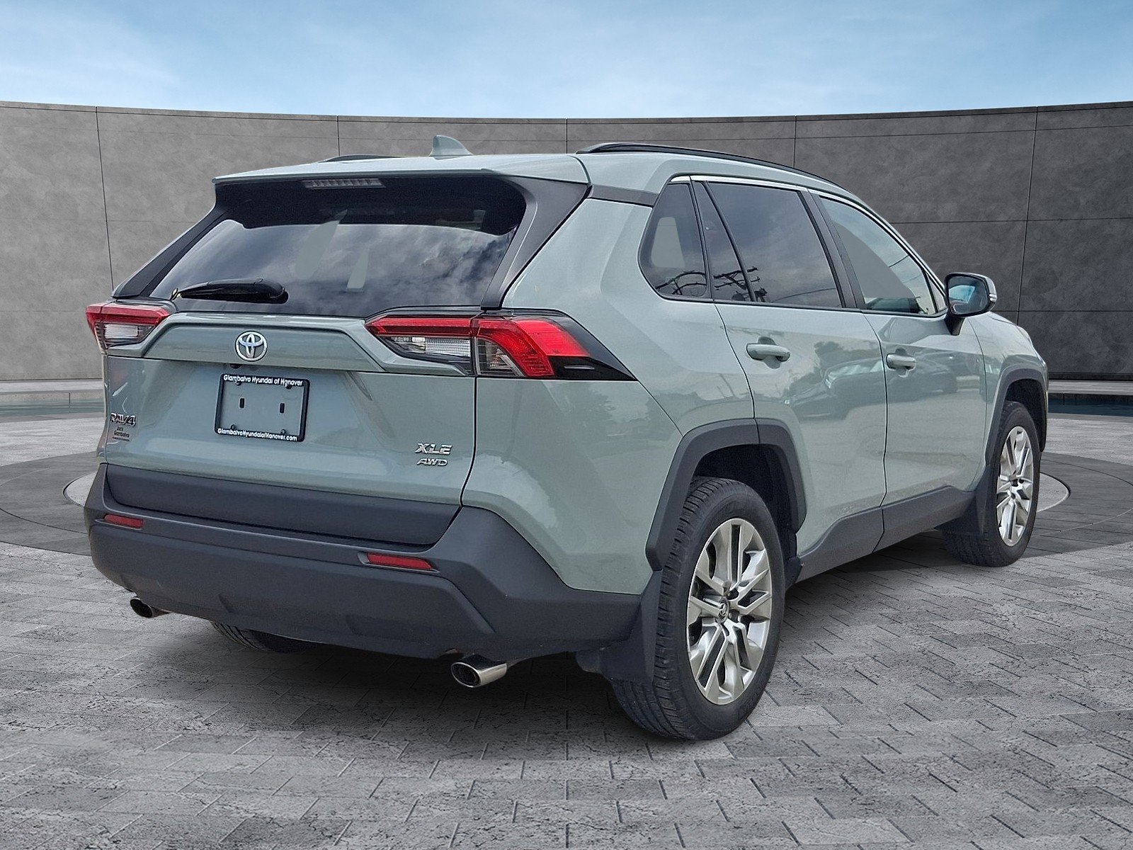 2019 Toyota RAV4 XLE Premium - Photo 11