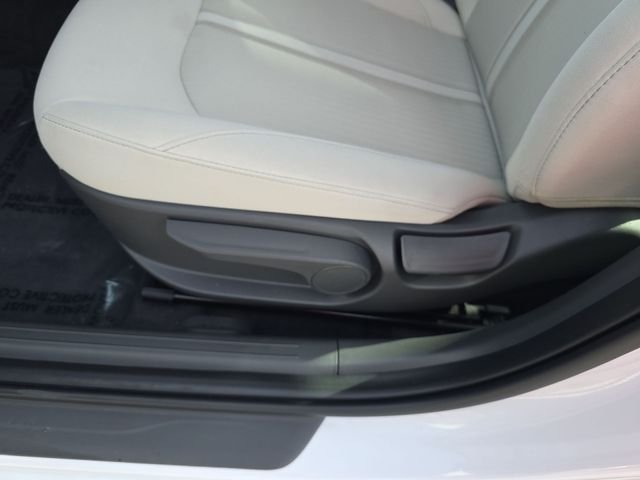 Certified Used 2025 White Hyundai SE image 12