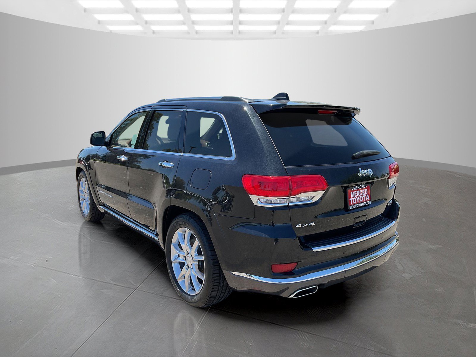 Used 2016 Brilliant Black Crystal Pearlcoat Jeep Summit image 3
