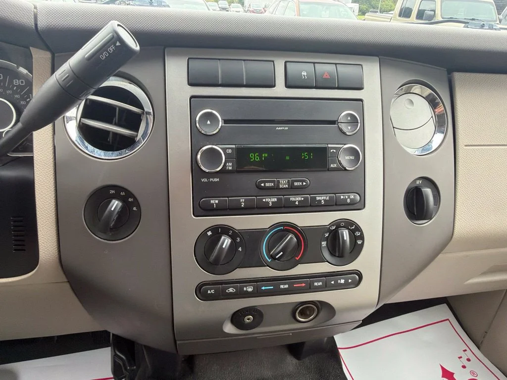Used 2008  Ford SSV image 32