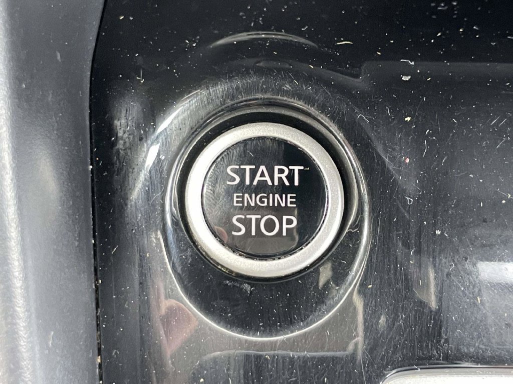 Used 2024 Silver Nissan 1.6 SR image 31