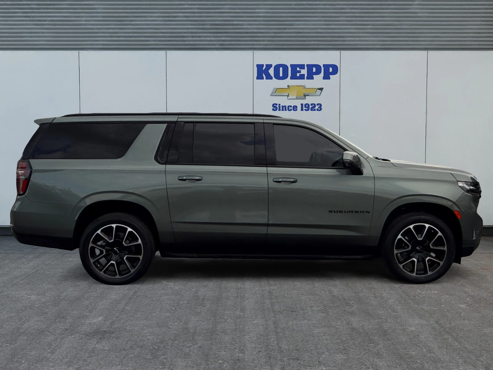 Used 2023 SILVER SAGE METALLIC Chevrolet RST image 6