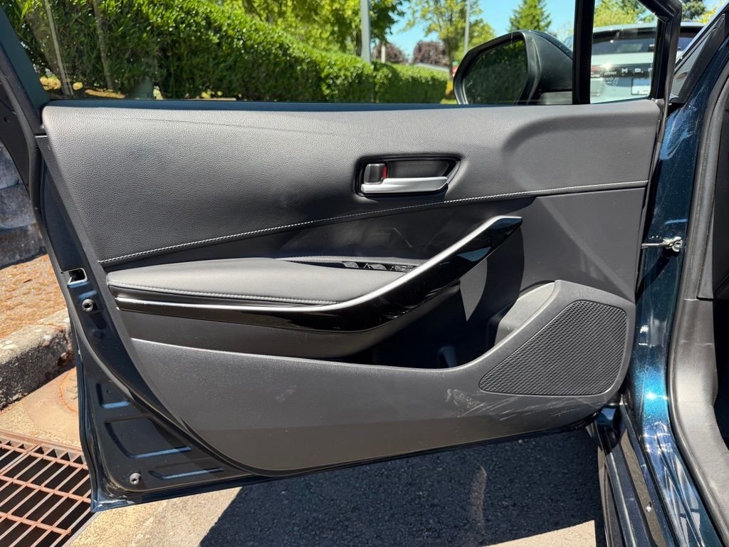 Used 2022 Galactic Aqua Mica Toyota XSE image 11