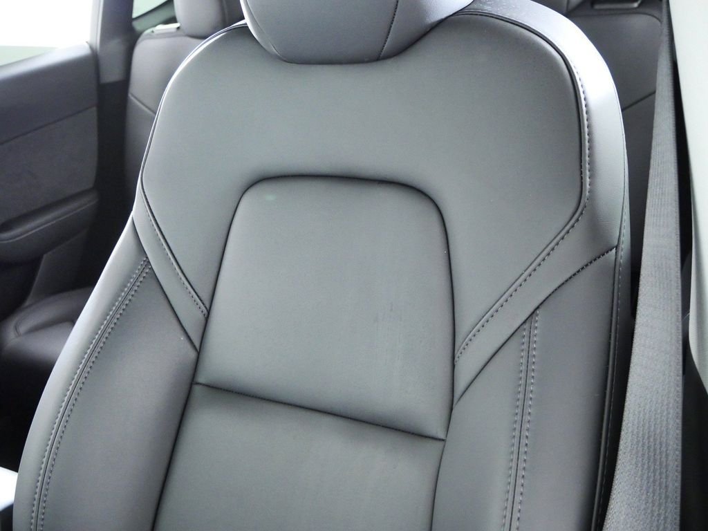 Used 2025  Tesla Long Range image 39