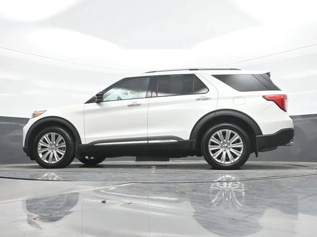 Used 2021 White Ford Limited image 20