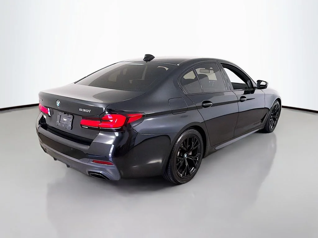 Used 2022 Black Sapphire Metallic BMW 530i xDrive image 7