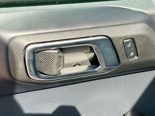 Used 2025 Gray Ford Badlands image 18