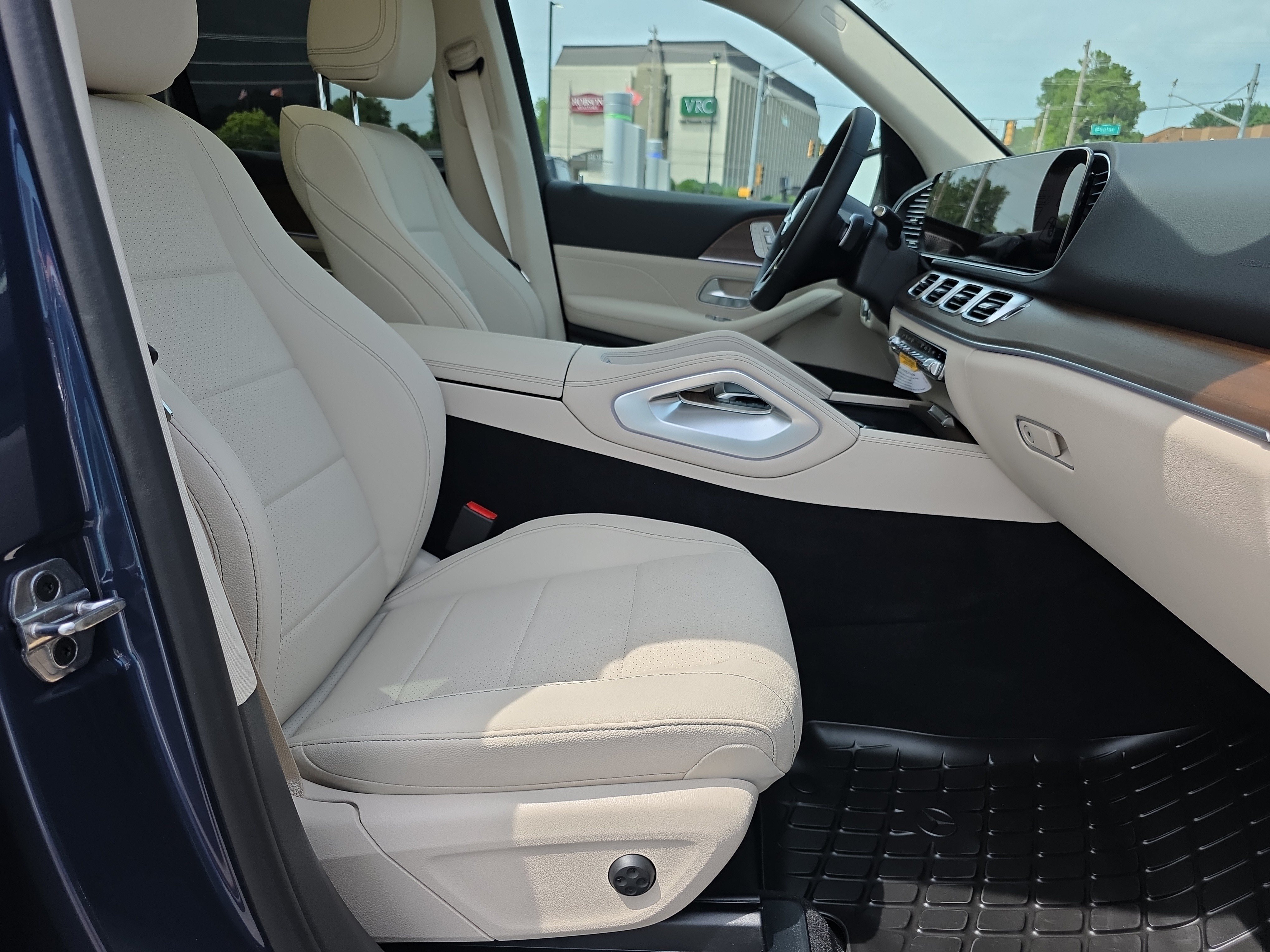 New 2026 Twilight Blue Metallic Mercedes-Benz GLE 350 image 43