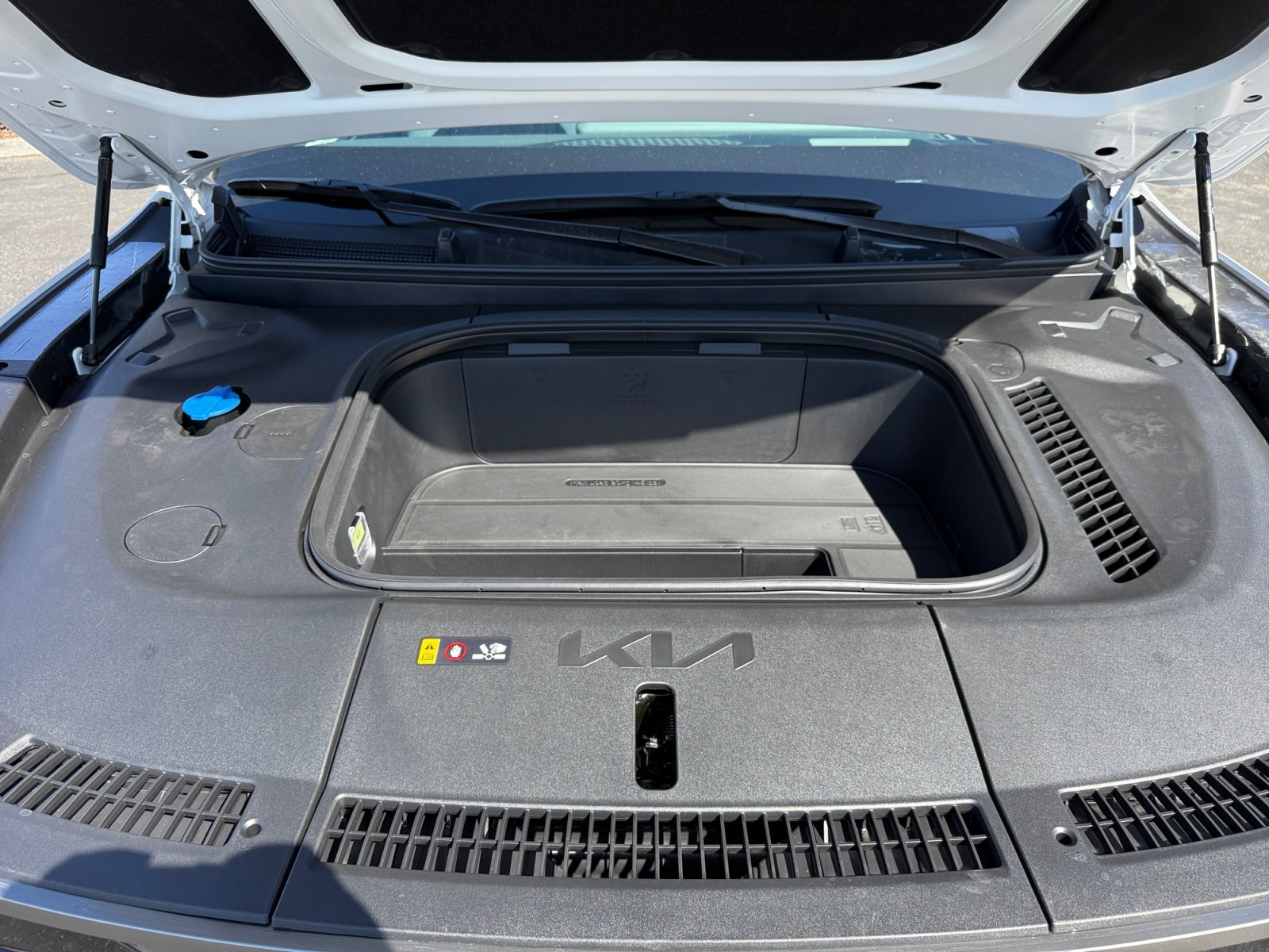 New 2026 Glacial White Pearl / Black Ro Kia GT-Line AWD image 20