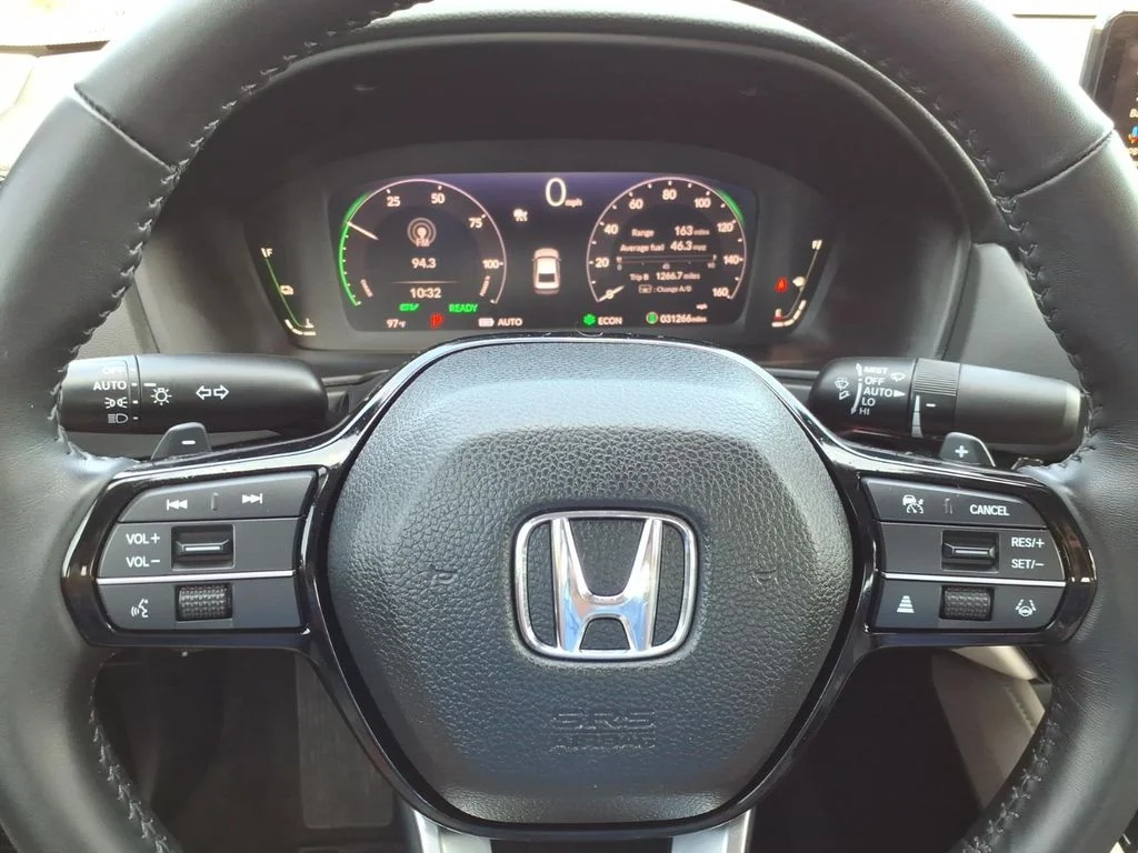 Used 2023 Radiant Red Metallic Honda Touring image 10