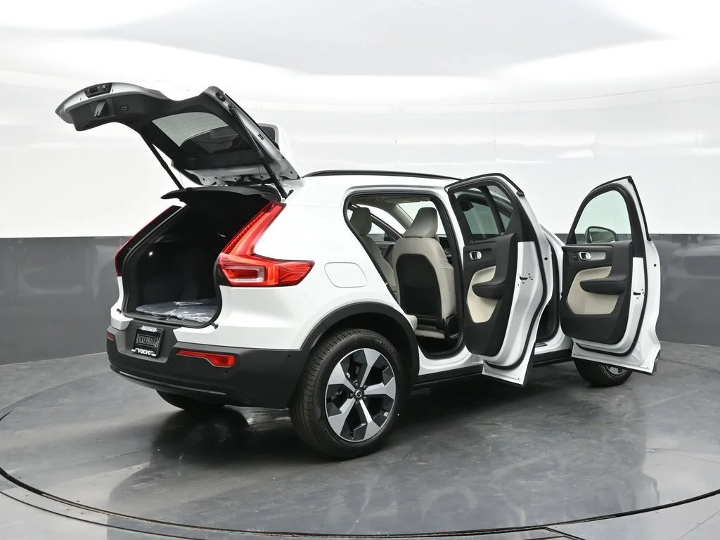 New 2026 Crystal White Volvo Plus image 43