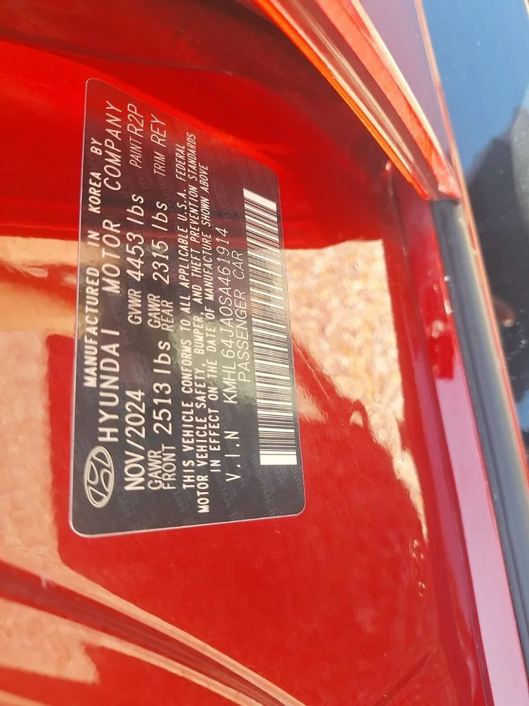 Used 2025 Red Hyundai SEL image 33