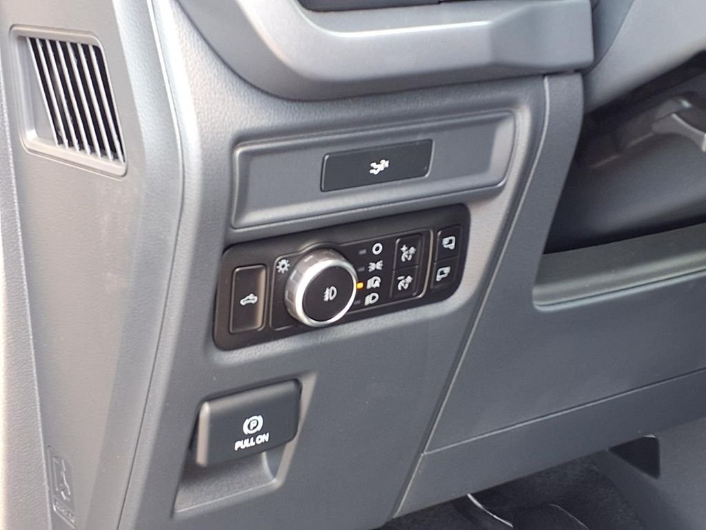 New 2026 Agate Black Metallic Ford XLT image 12