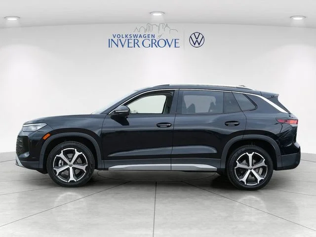 Used 2025 Deep Black Pearl Volkswagen 2.0T SE image 4
