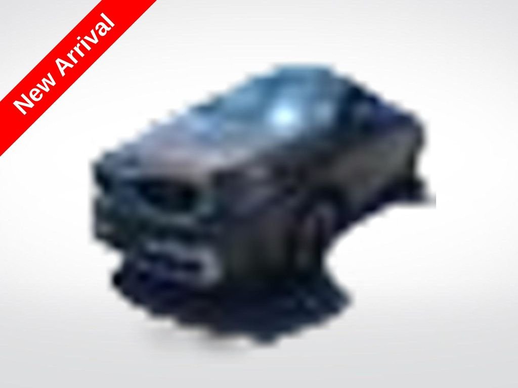 Used 2023 Green Kia S image 1