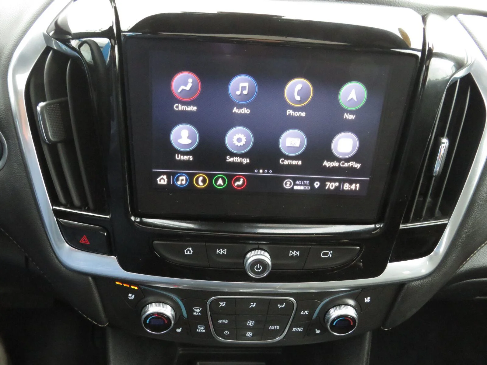 Used 2023 IRIDESCENT PEARL TRICOAT Chevrolet Premier image 28