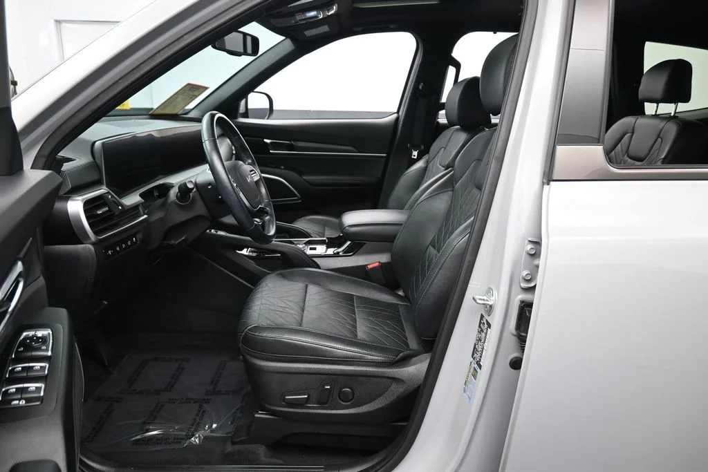 Used 2024 Wolf Gray Kia EX X-Line image 11