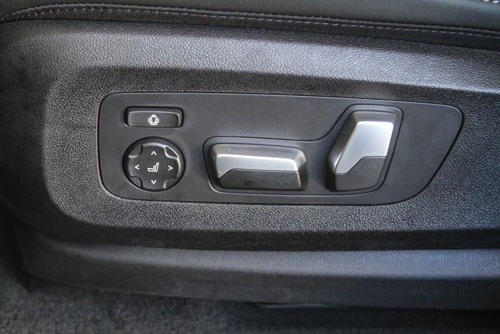 New 2026 Black Sapphire Metallic BMW sDrive40i image 18