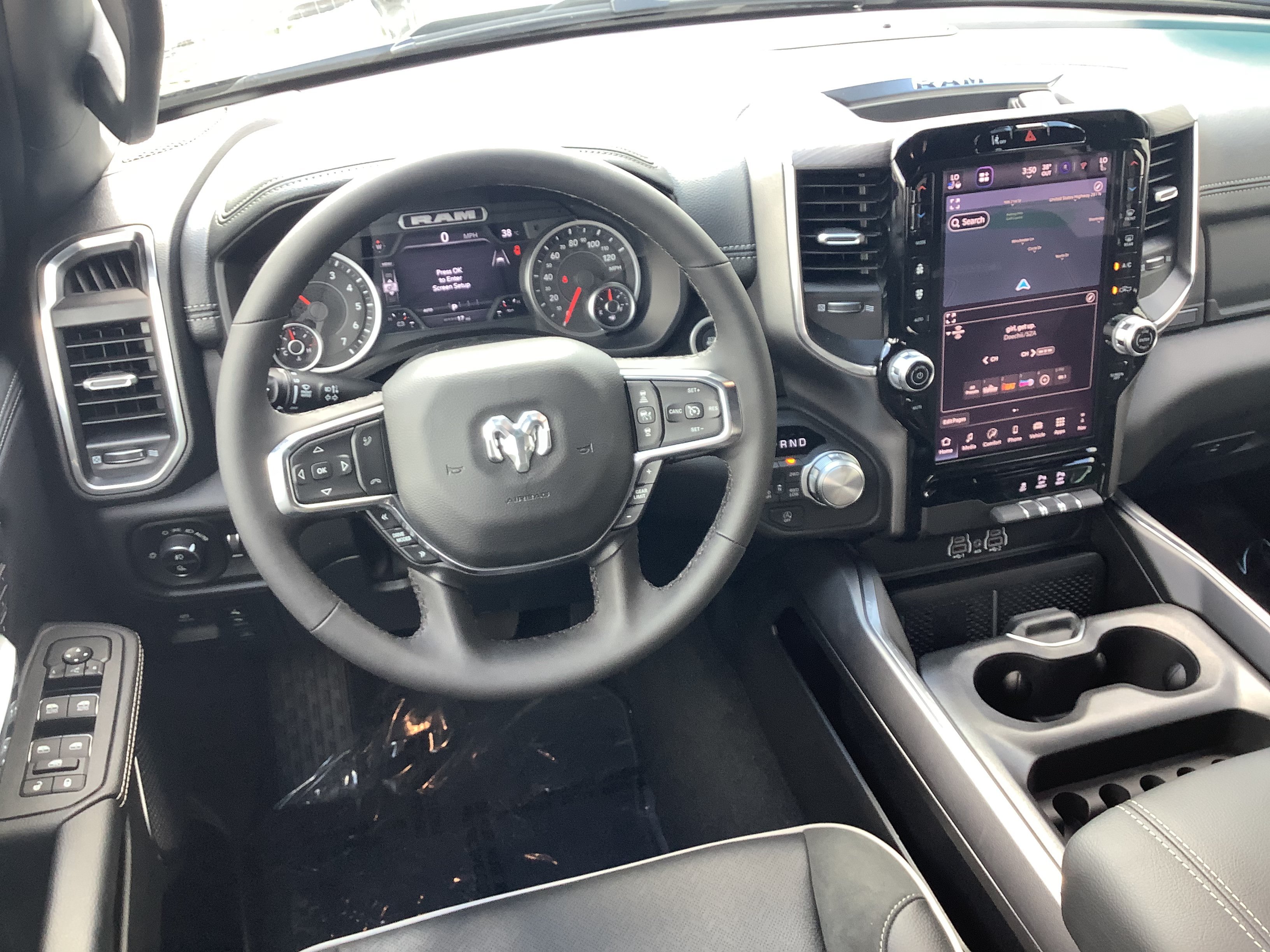 New 2026 Diamond Black Crystal Pearl-Coat Exterior Paint RAM Laramie image 11