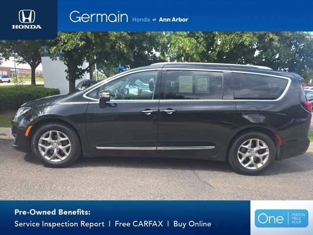 Used 2019 Brilliant Black Crystal Pearlcoat Chrysler Limited image 2