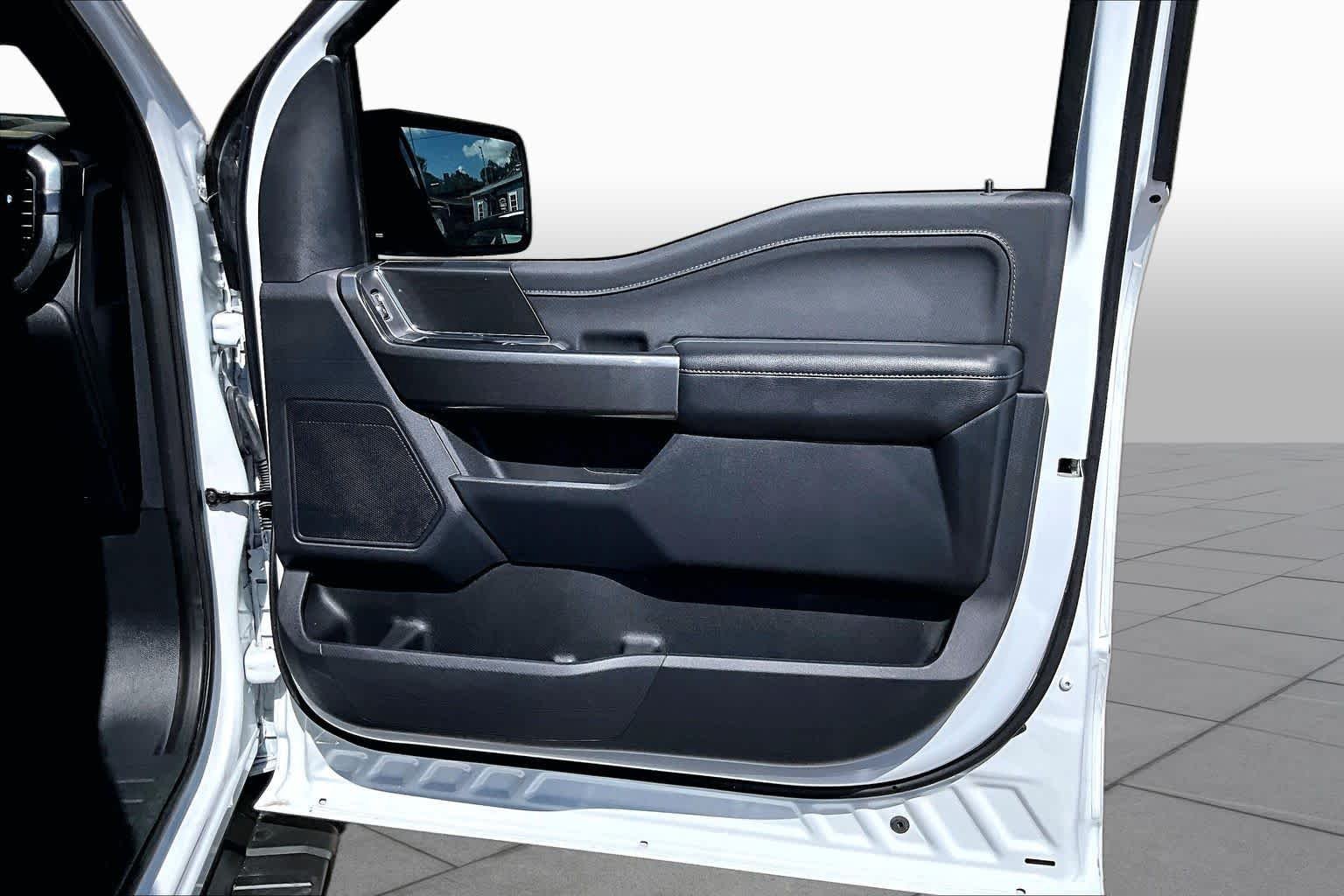 Used 2023 Oxford White Ford XLT image 23