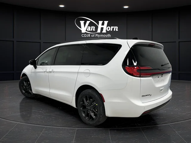 New 2026 Bright White Clear-Coat Exterior Paint Chrysler Select image 3