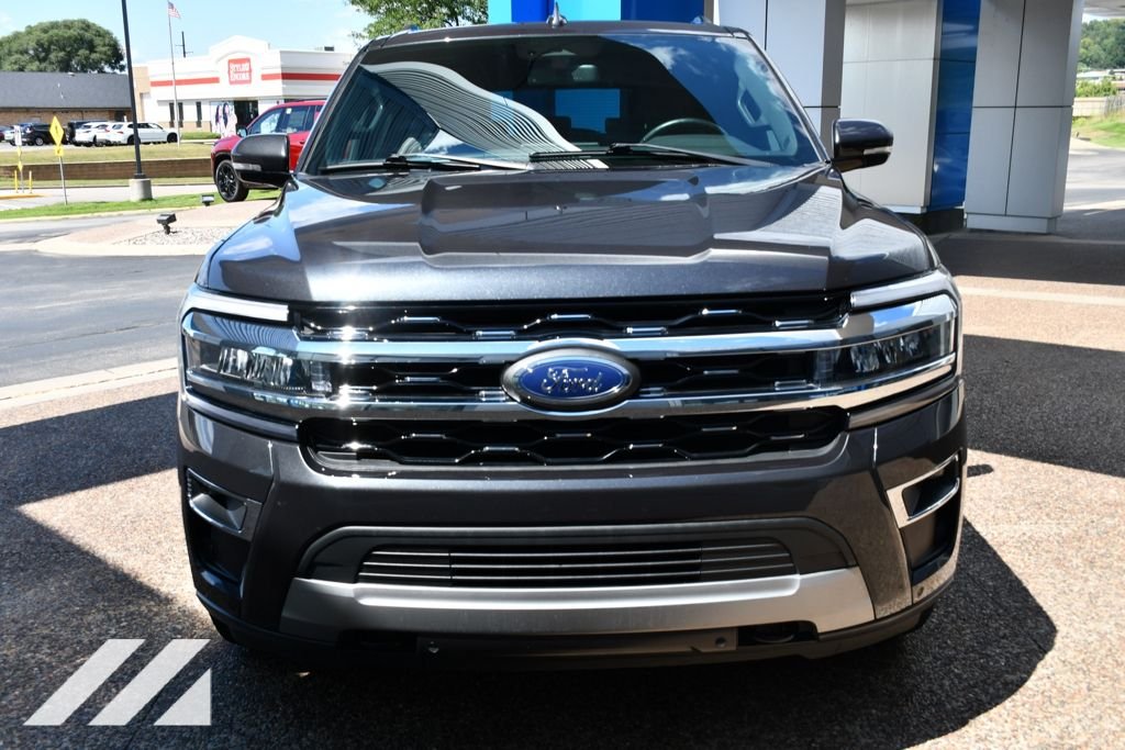 Used 2023  Ford Limited image 12