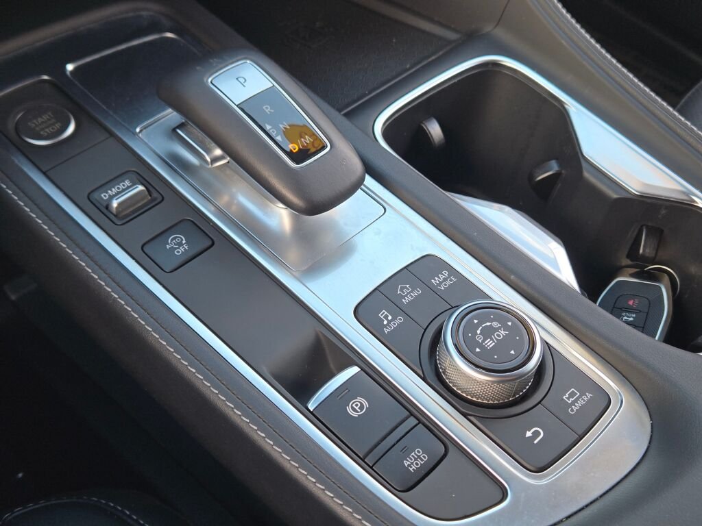 Used 2025 Gray INFINITI LUXE image 30