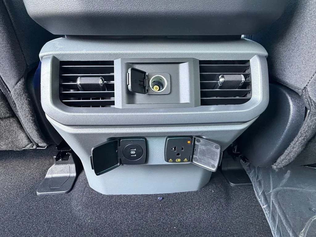 New 2026 Oxford White Ford XLT image 11
