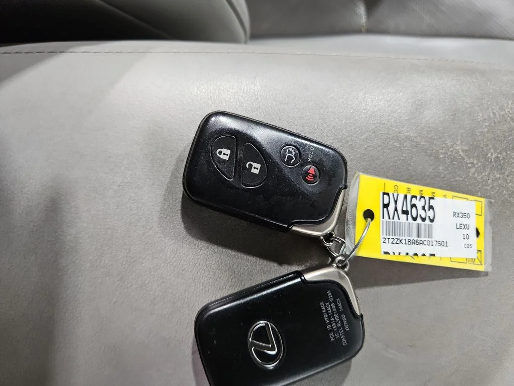 Used 2010  Lexus 350 image 29