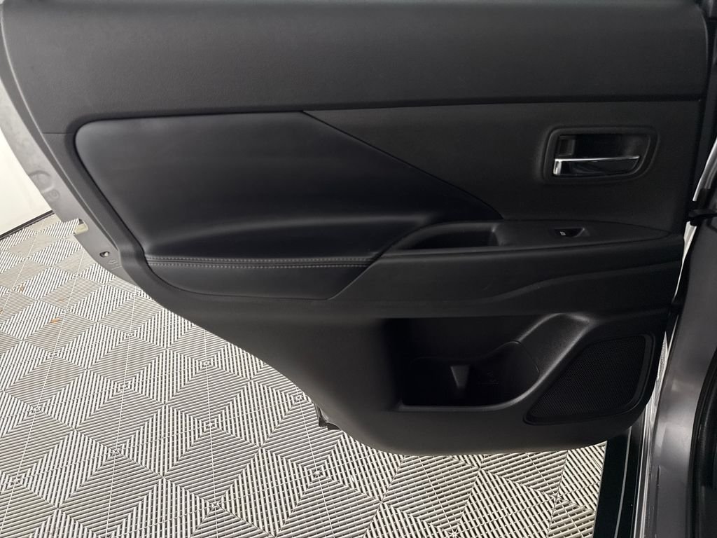 2019 Mitsubishi Outlander SE - Photo 10