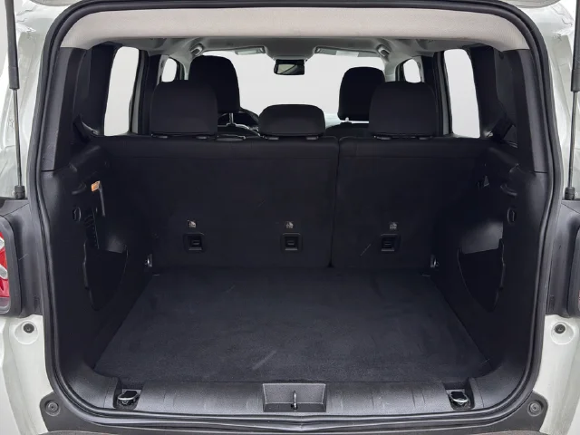 Used 2023 White Jeep Trailhawk image 8