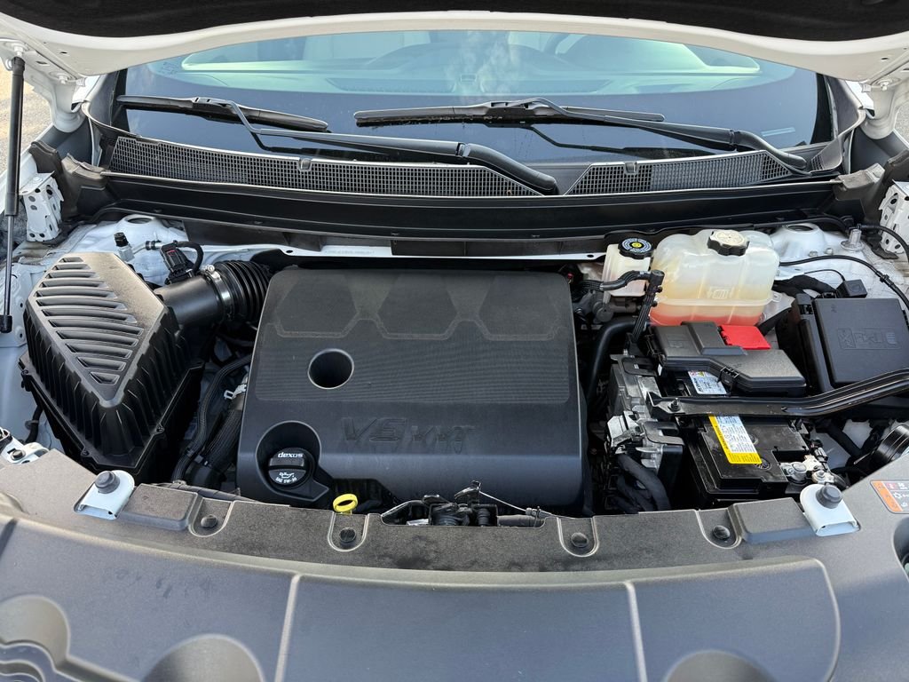 Used 2022 White Chevrolet LS image 11