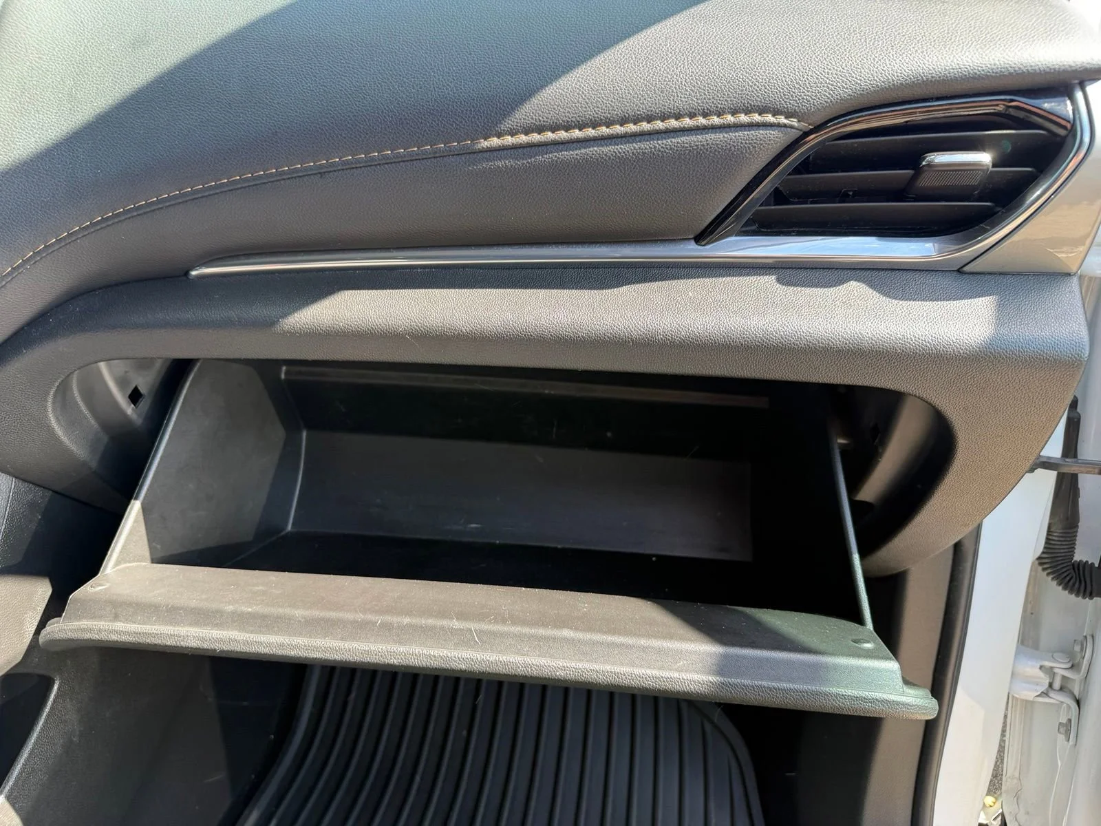 2020 Chevrolet Traverse LS - Photo 25