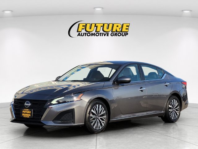 Used 2024 Gray Nissan 2.5 SV image 5