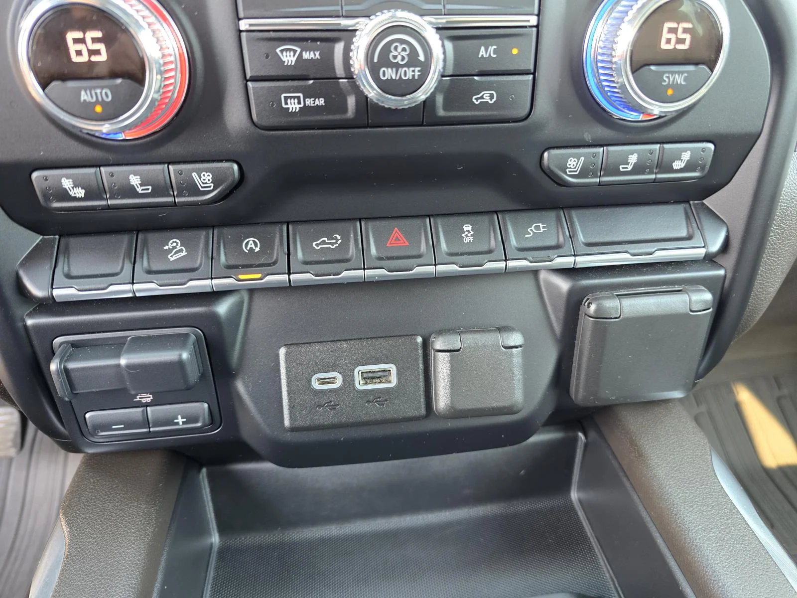 Used 2020 DEEP MAHOGANY METALLIC GMC SLT image 18