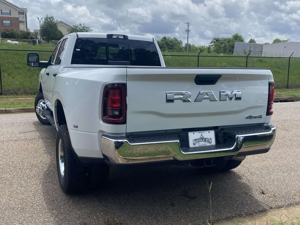 New 2026 Bright White Clear-Coat Exterior Paint RAM Tradesman image 4