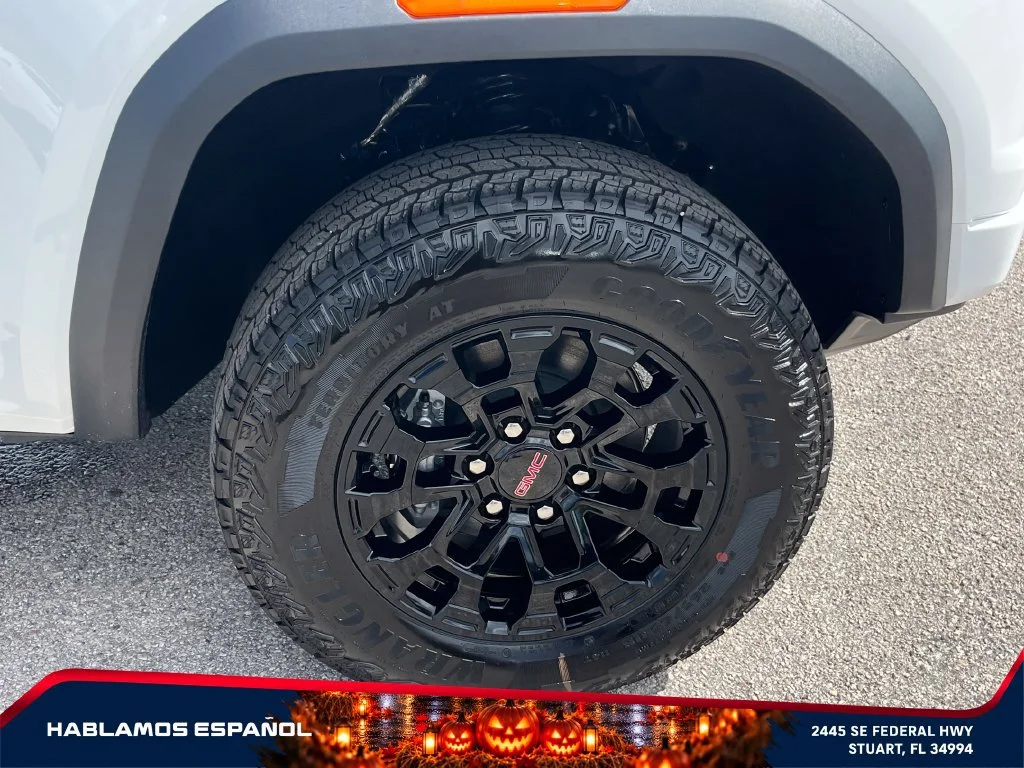 New 2026 Summit White GMC Elevation image 21