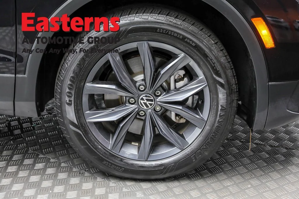 Used 2023 Black Volkswagen 2.0T SE image 29