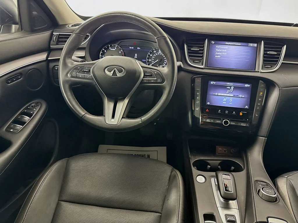 Certified Used 2023 White INFINITI LUXE image 30