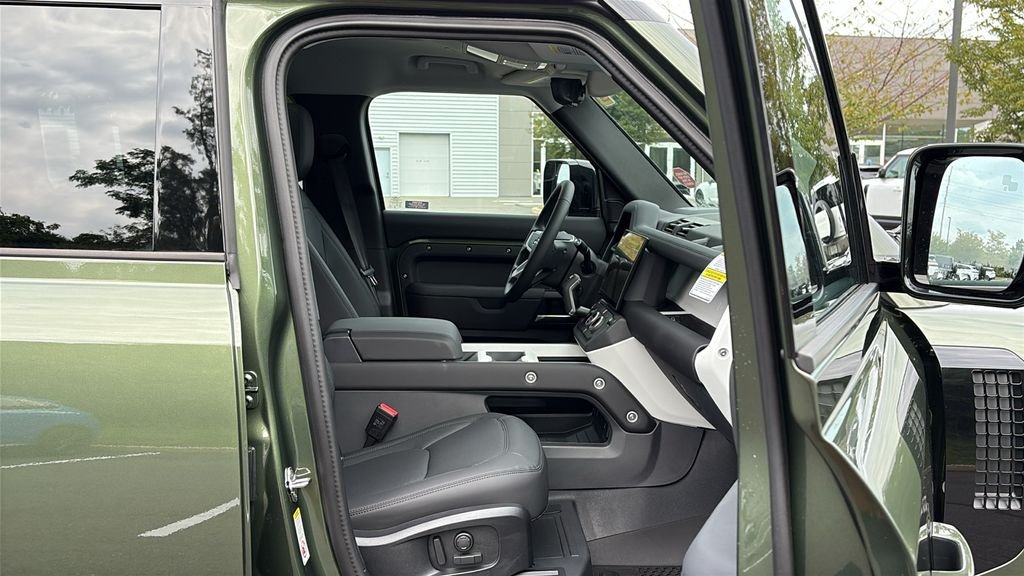 New 2026 Woolstone Green LAND ROVER S image 23