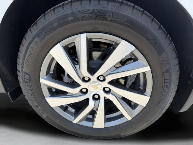 Used 2024 Summit White Chevrolet Premier image 33