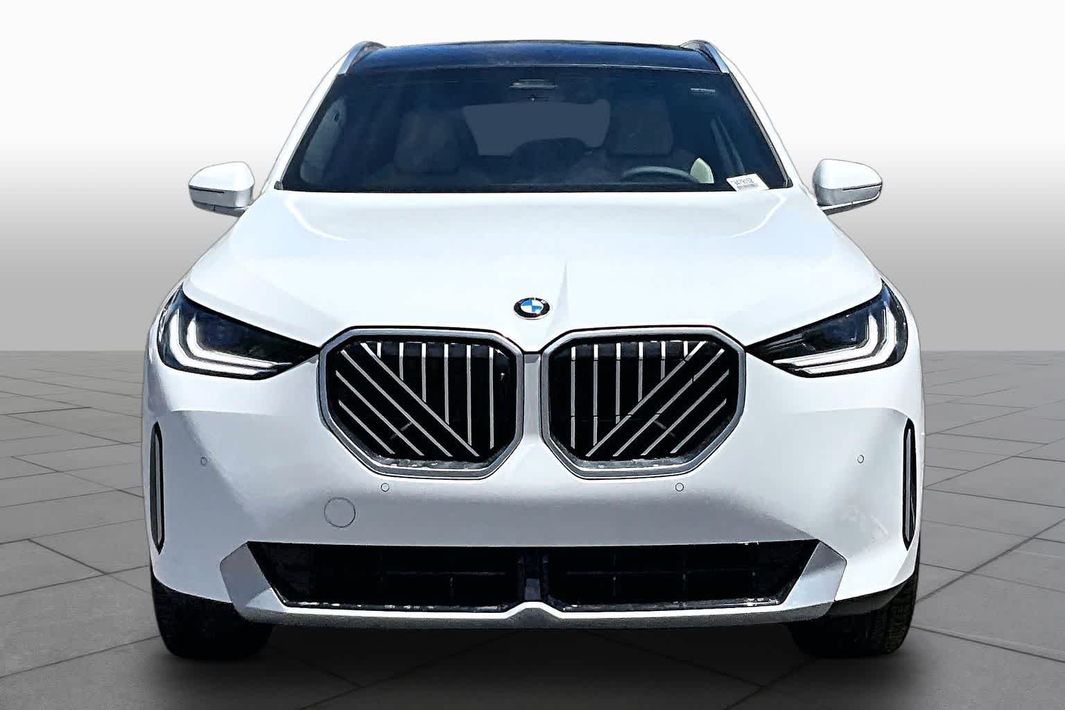 New 2026 Alpine White BMW 30 xDrive image 3