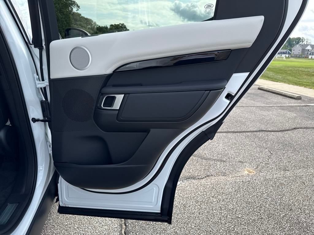 2025 Land Rover Discovery S - Photo 17