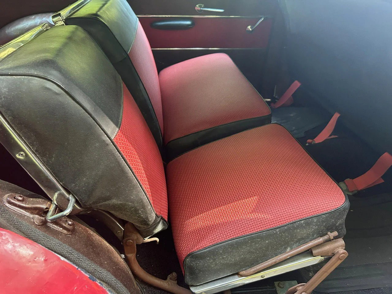 Used 1953  Ford Wagon image 18