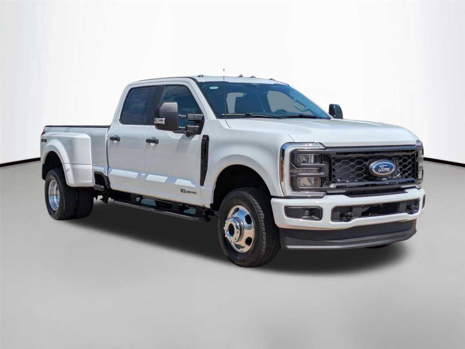 New 2026 Oxford White Ford F-350® XL image 3