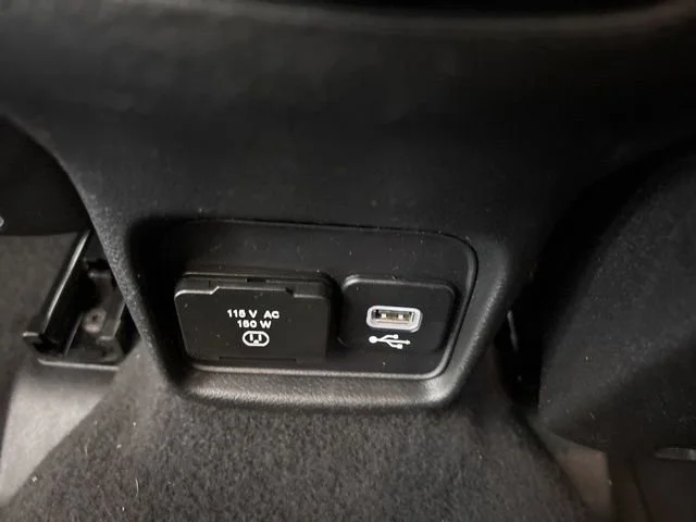 Used 2018 Laser Blue Jeep Limited image 11