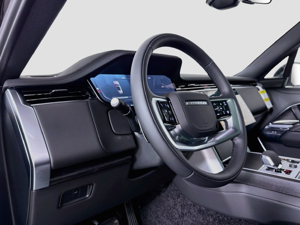 New 2027 Santorini Black Land Rover SE image 9